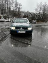 Volkswagen Passat 1.8 Auto Basis - Volkswagen Passat: Grün