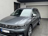 Volkswagen Tiguan Allspace 2.0 TDI SCR 147kW DSG 4MOTIO... - VW Tiguan Allspace Gebrauchtwagen in München