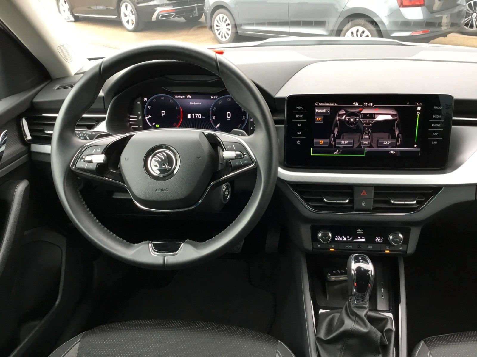 Fahrzeugabbildung SKODA Kamiq 1.5l TSI DSG TOUR+LED+17"+Navi