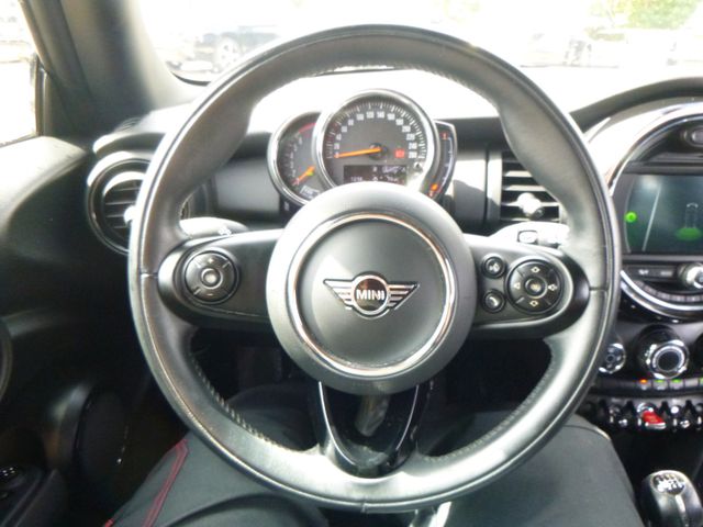 Fahrzeugabbildung MINI ONE >Sitzheizung/Einparkhilfe<