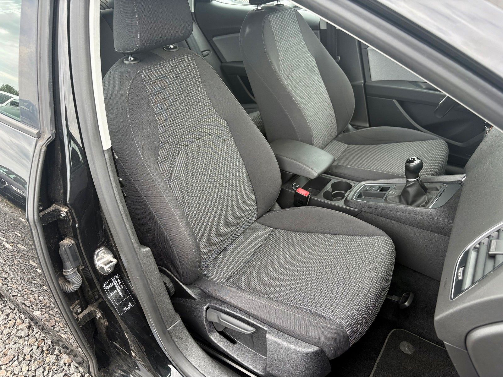 Fahrzeugabbildung SEAT Leon Style 1.4 TSI Klima SHZ Tempomat SPORTLENKR