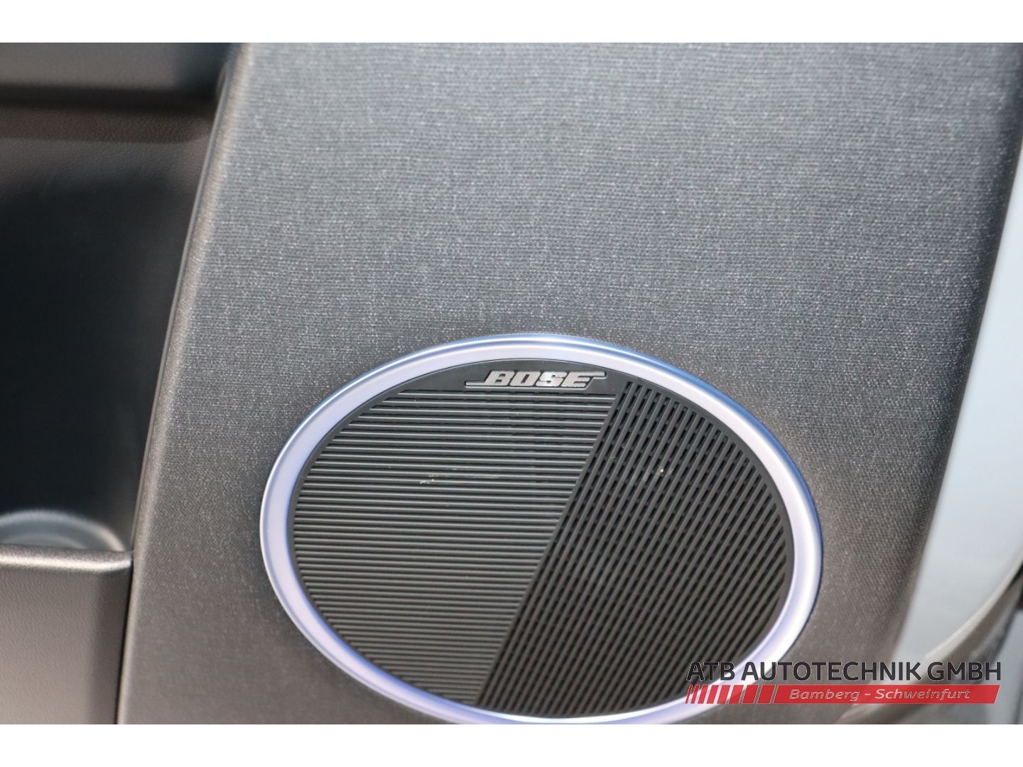 Fahrzeugabbildung Hyundai IONIQ 5 UNIQ MY26 84 kWh 4WD 325 PS Navi Soundsy