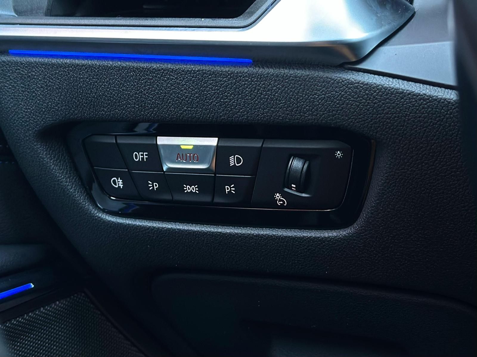 BMW M340i xDrive M SPORT PAKET SHADOW LED#SH#PAN#KEY - Image 19
