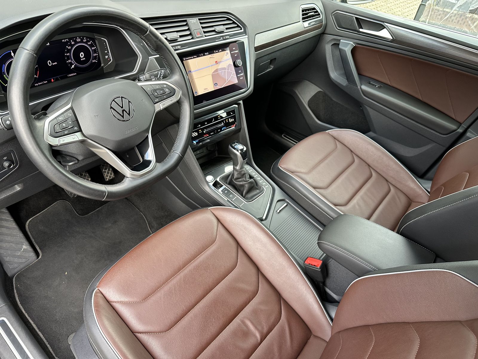 Fahrzeugabbildung Volkswagen Tiguan 1.4 eHybrid DSG Elegance NAV+LED+AHK+ACC