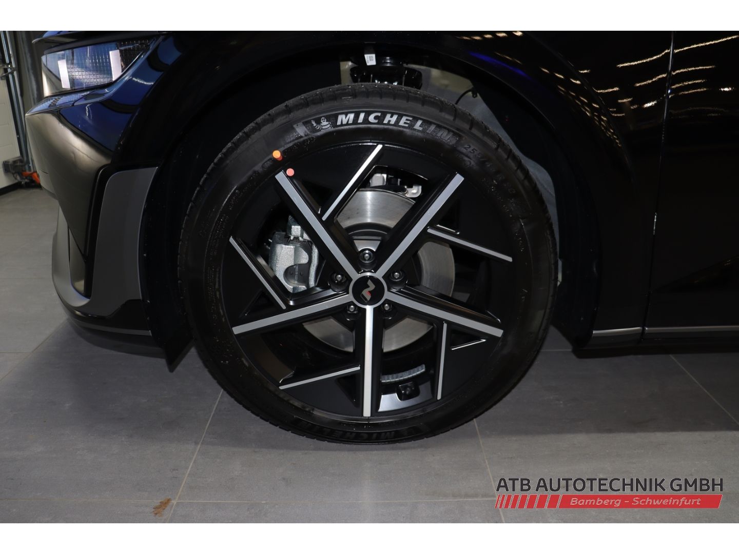 Fahrzeugabbildung Hyundai IONIQ 5 N-Line 84kWh Batterie 229PS 2WD Navi Dig