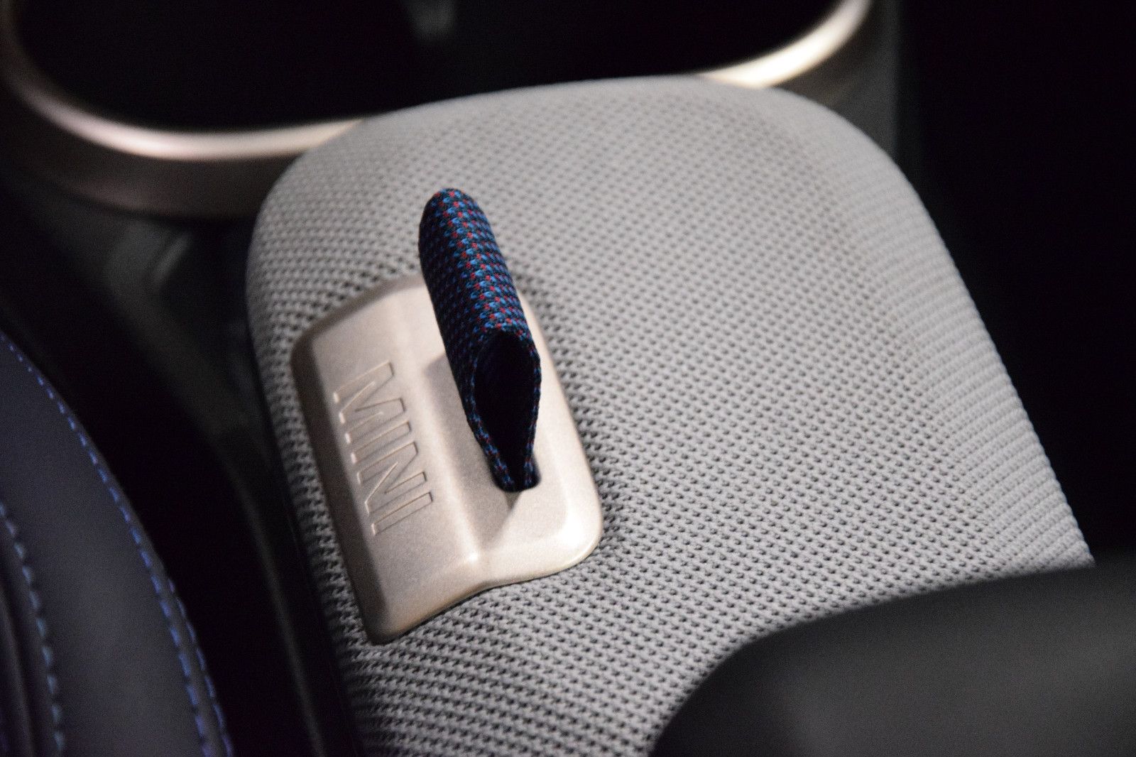 Fahrzeugabbildung MINI COOPER Mini 3-trg. Favoured Trim HeadUp Leder