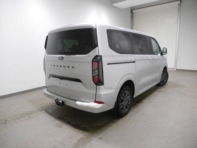 Fahrzeugabbildung Ford Tourneo Custom Bus 320 L1 Titanium FWD Titanium