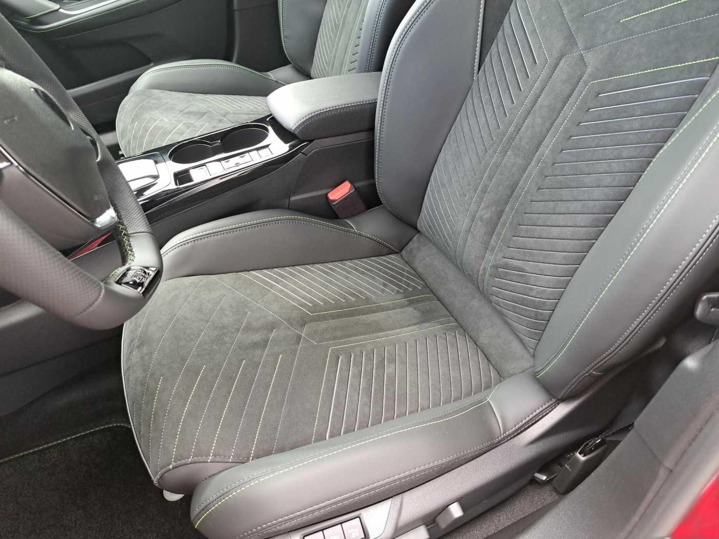 Peugeot 2008 145 PS e-DSC GT +Allwetter+Navi+360°Kamera*