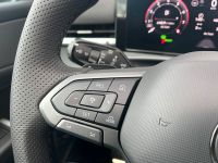 Volkswagen T-Roc 1.5 eTSI DSG R-Line PANO AHK MATRIX 4JGAR bei Autohaus Landmann & Maier OHG