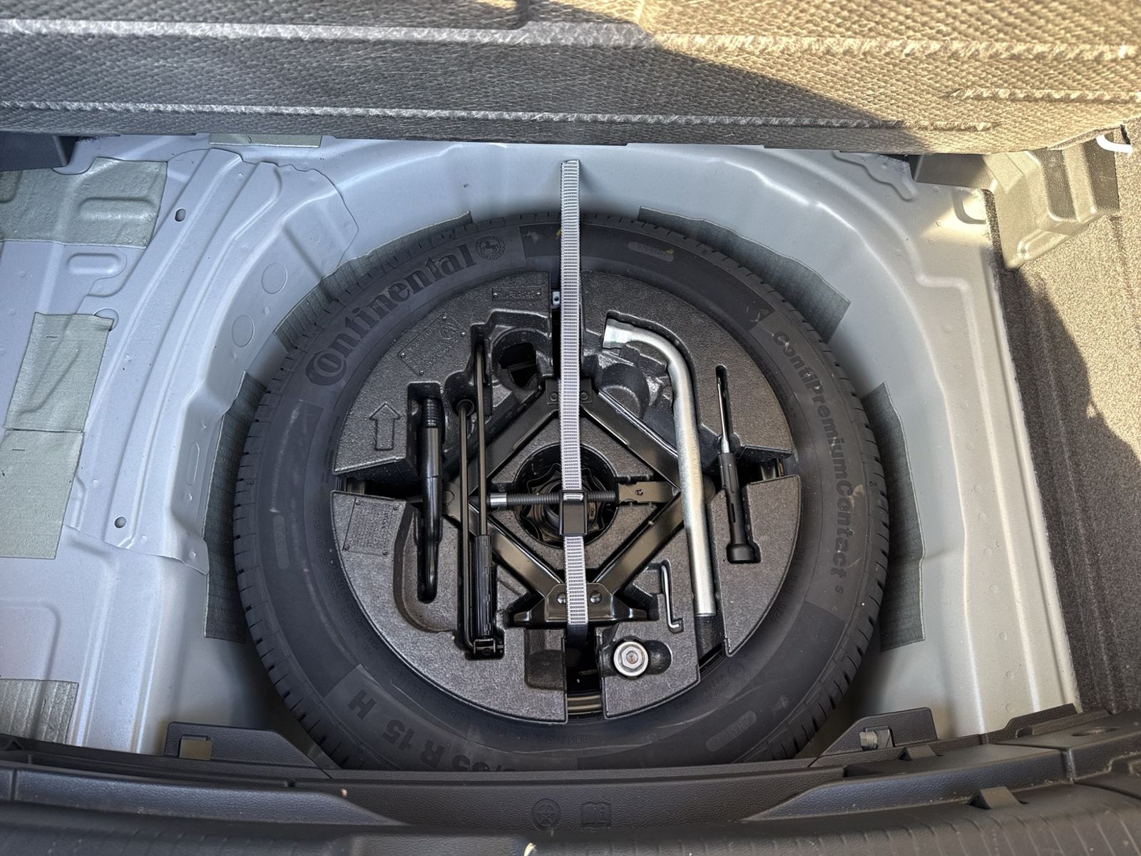 Polo R-Line 1.0 TSI, IQ-Drive, Navi, Sportfahrwe