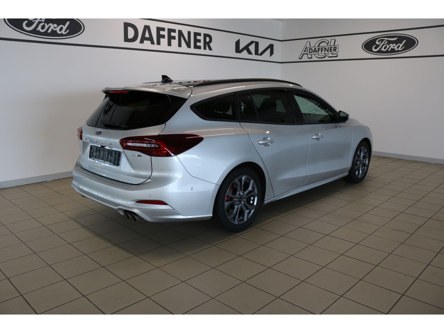 Fahrzeugabbildung Ford Focus Turnier ST-Line X 1.0 EcoBoost Mild-Hybrid