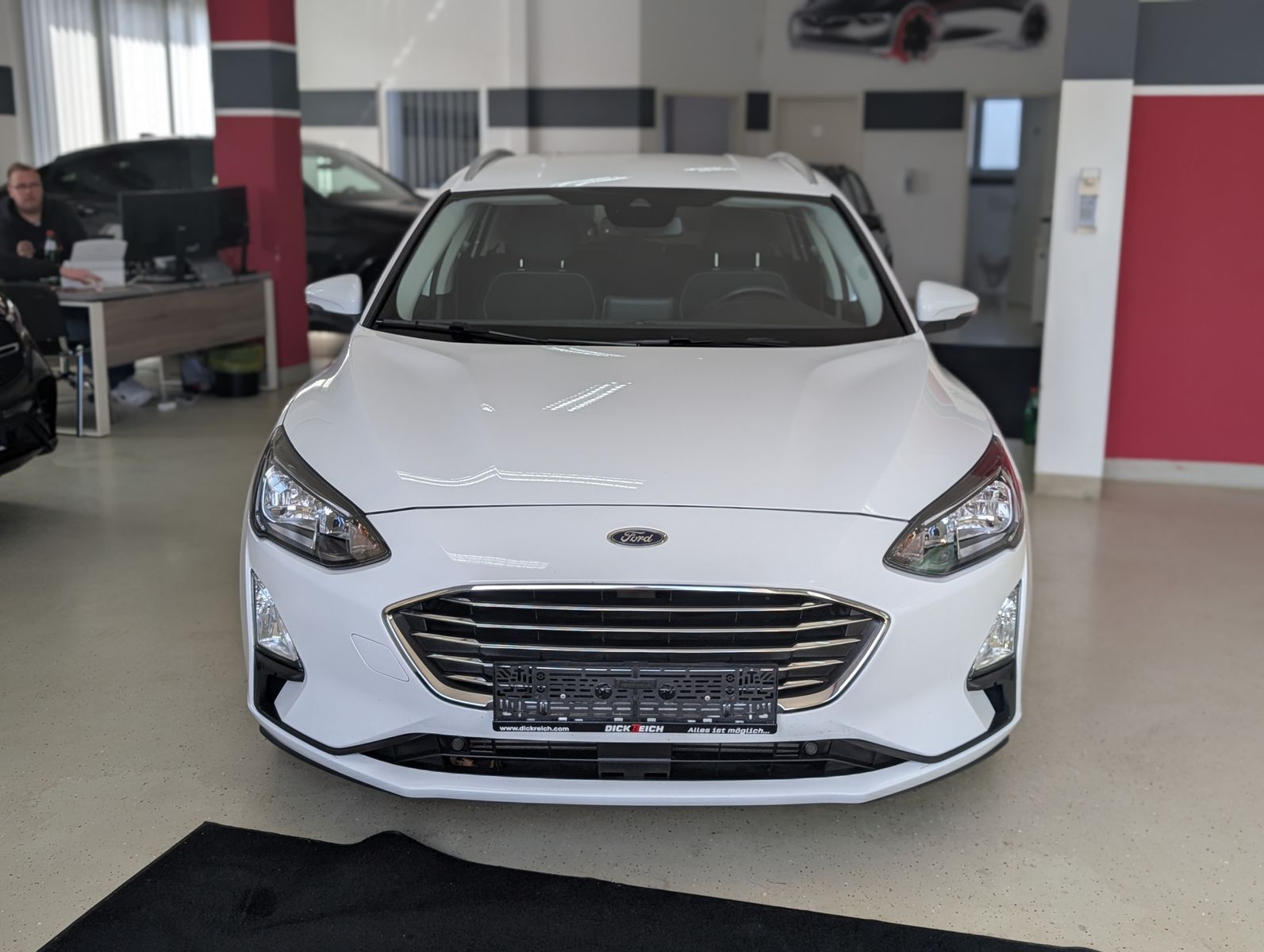 Fahrzeugabbildung Ford Focus Titanium X LED KAMERA SHZ AHK APPLINK TEMP