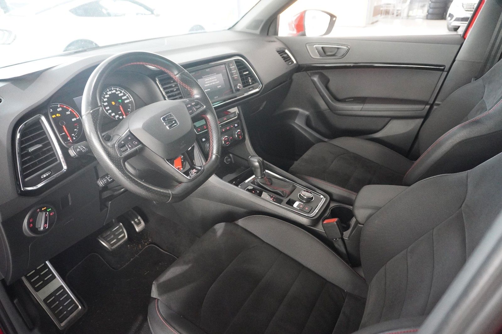 Fahrzeugabbildung SEAT Ateca .1.5 TSI FR SPORT DSG NAVI/LED/KAMERA/AHK
