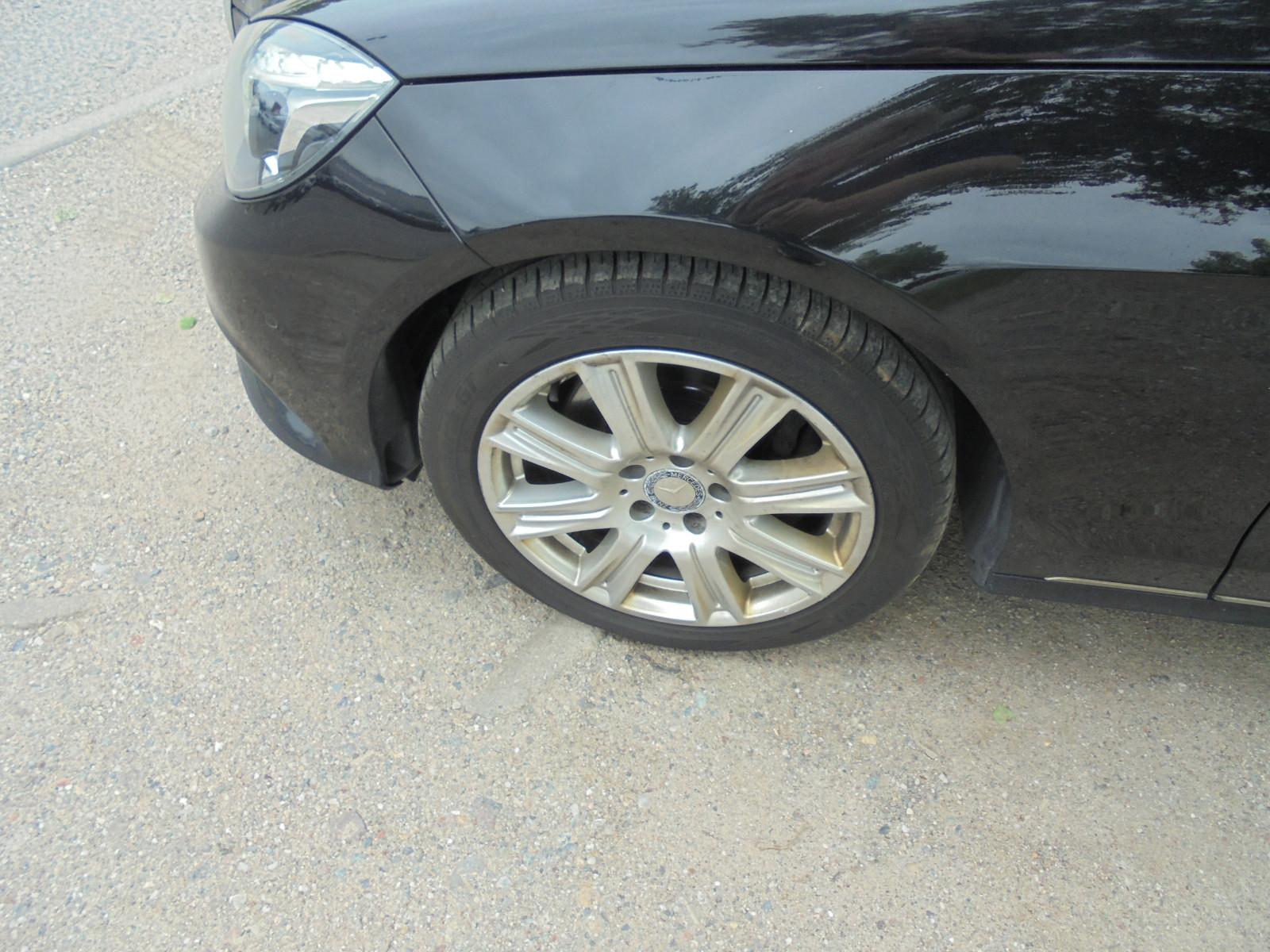 Mercedes-Benz E350 2014 — photo 19