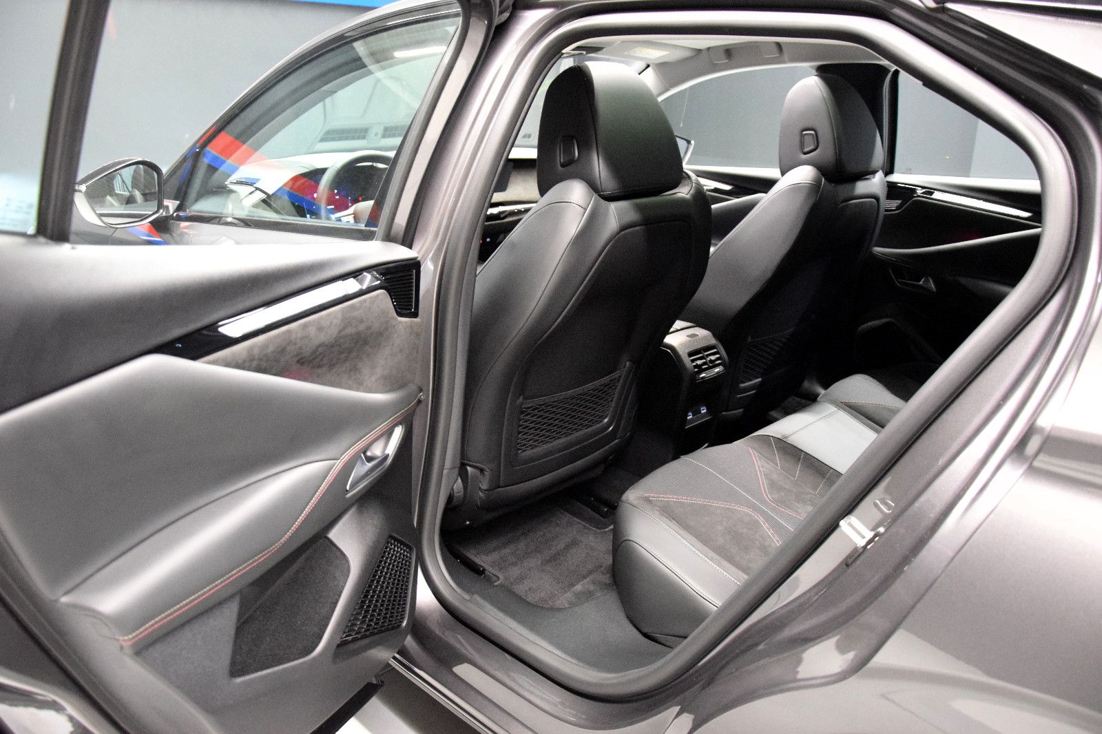 Fahrzeugabbildung DS Automobiles DS4 Performance Line Pano Sitzheizung