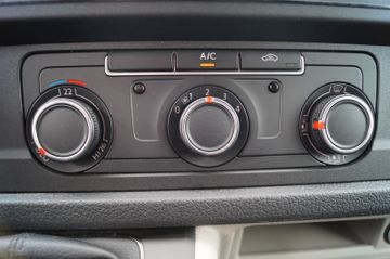 Volkswagen T6 Transporter  Kasten lang KLIMA-AHK-3SITZER-