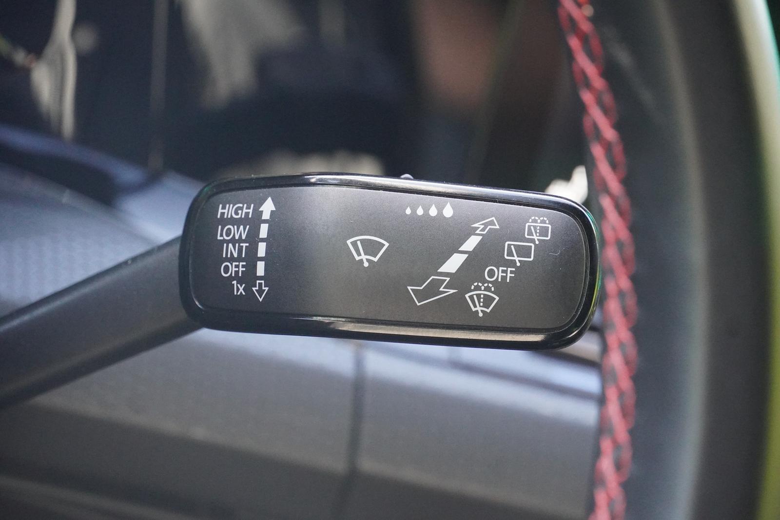 Volkswagen Golf VIII 2.0 GTI DSG LED DCC HarmanKardon ACC, миниатюра 14