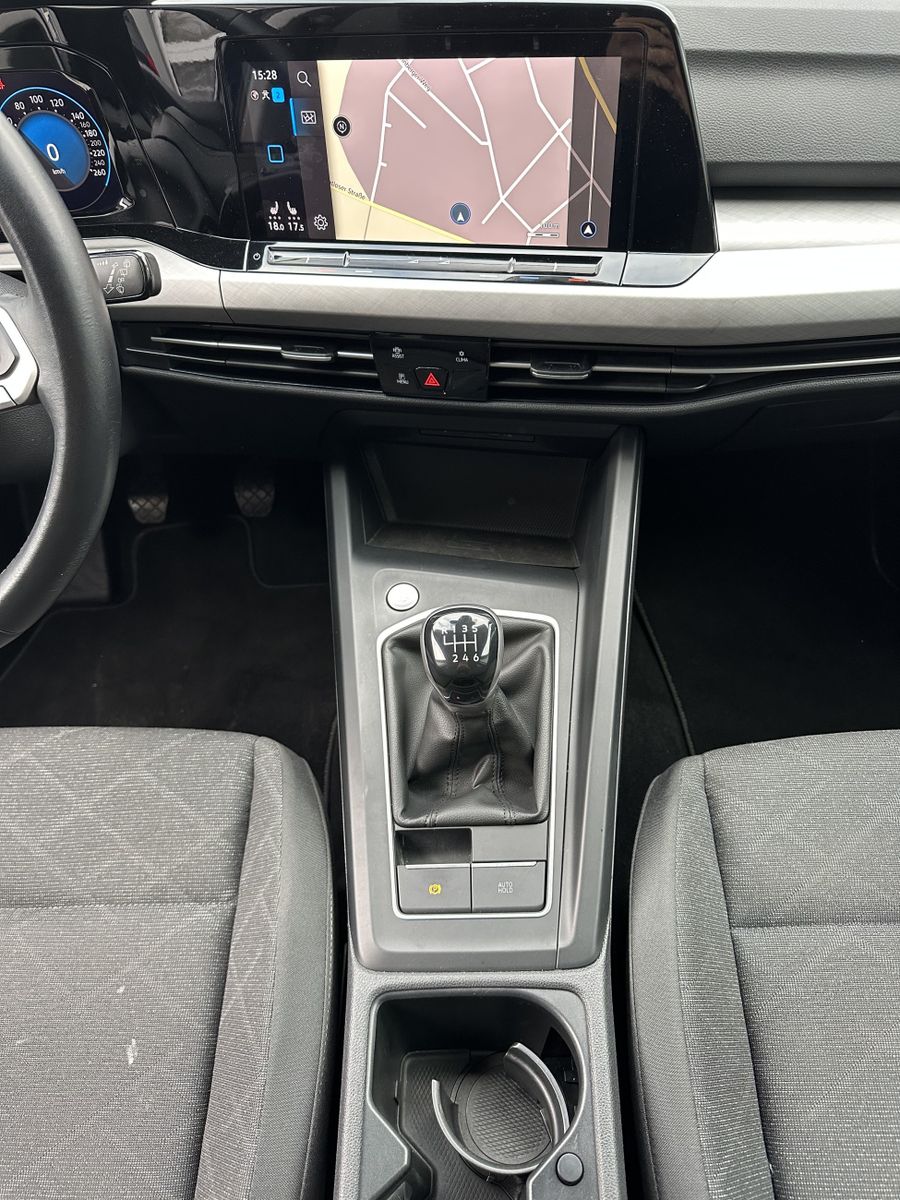 Fahrzeugabbildung Volkswagen Golf Variant 2.0 TDI Life NAV+LED+ACC+PP+SHZ+1HD