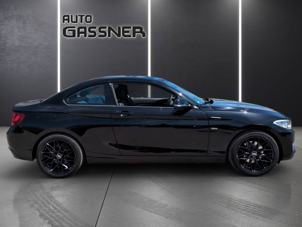 Fahrzeugabbildung BMW 220i Coupe Sport Line (8-fach)