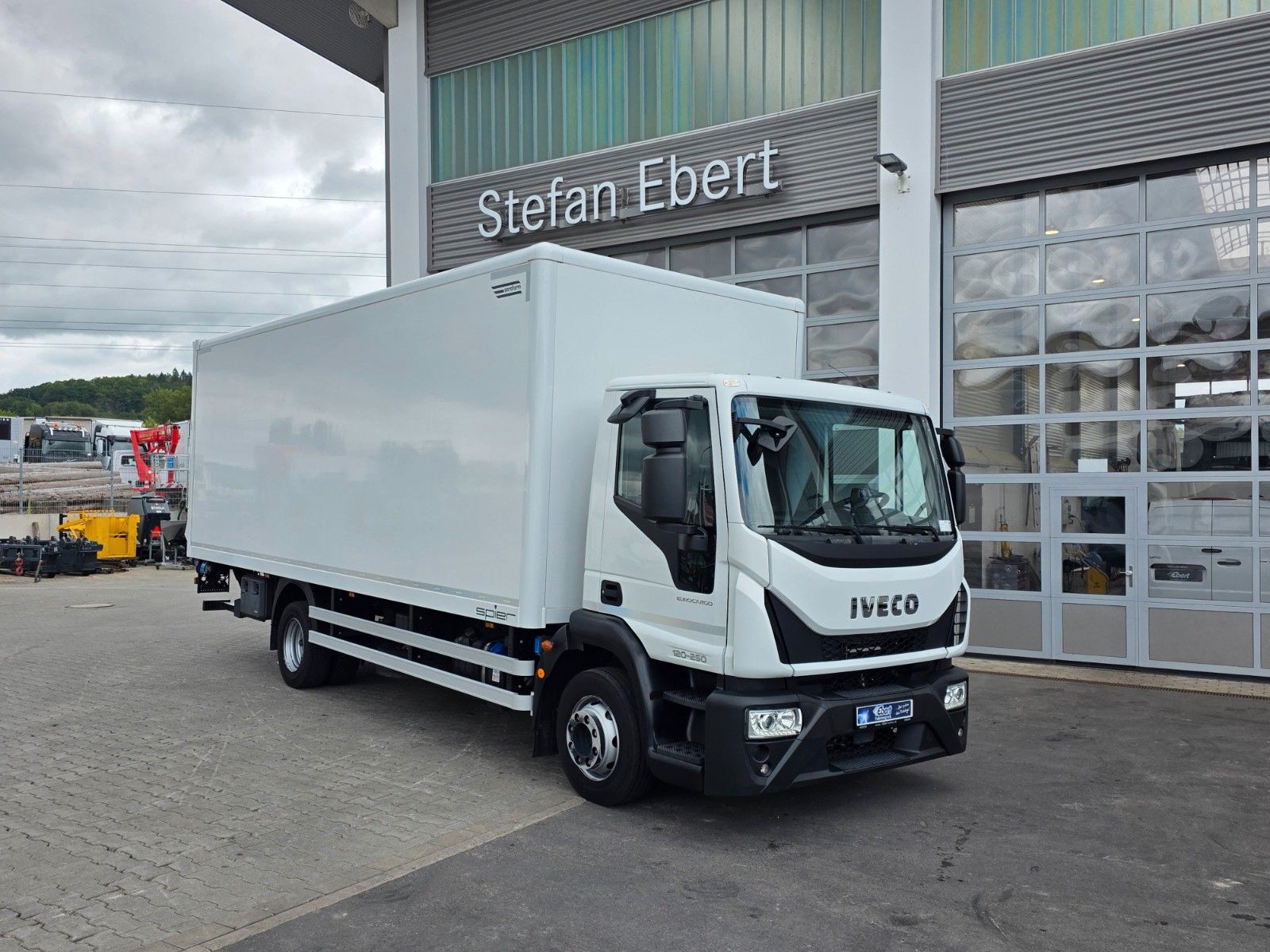 Fahrzeugabbildung Iveco Eurocargo ML120E25 LBW Palfinger 1.500kg