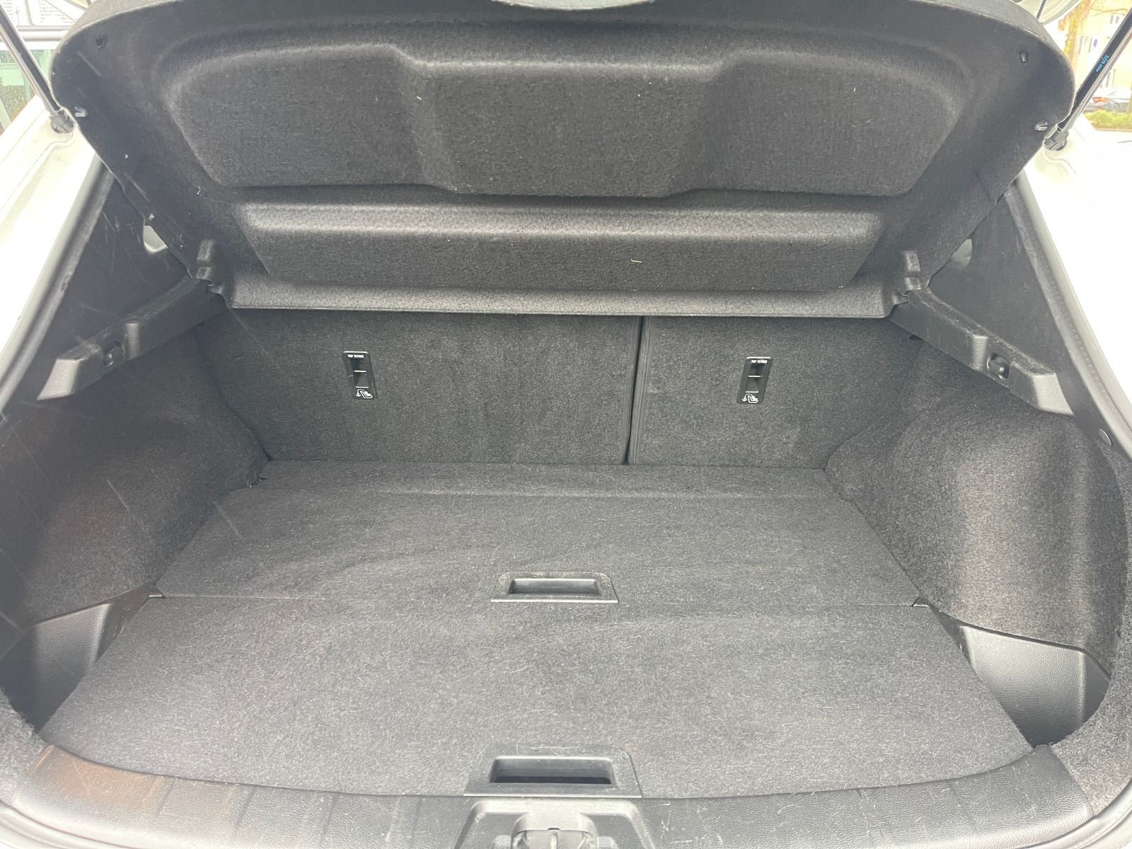 Fahrzeugabbildung Nissan Qashqai 1.3 DiG-T Tekna+ Automatik Leder Navi