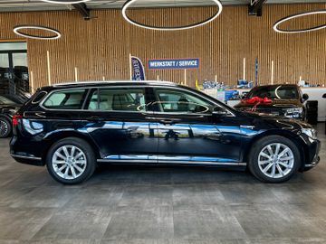 MYAUTOCENTER – Gebraucht- und Jahreswagen mit Werkstattservice in Pfaffenhofen Volkswagen Passat Highline *4Motion*Massage*AHK*LED*Keyless
