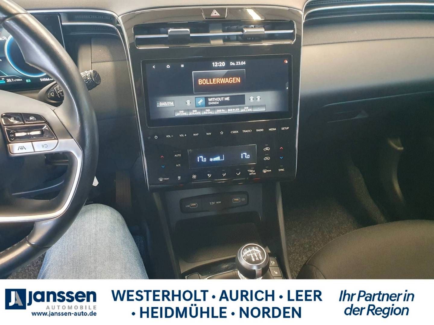 Fahrzeugabbildung Hyundai NEW Tucson 150 PS M/T 2WD SELECT LED-Grilldesign