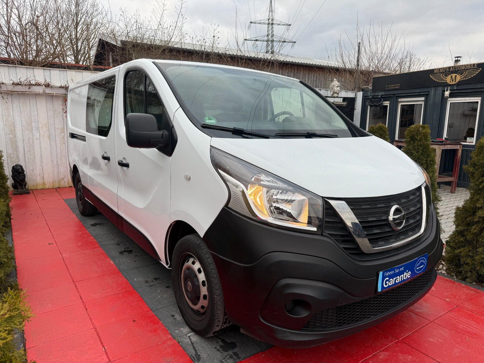 NISSAN NV300