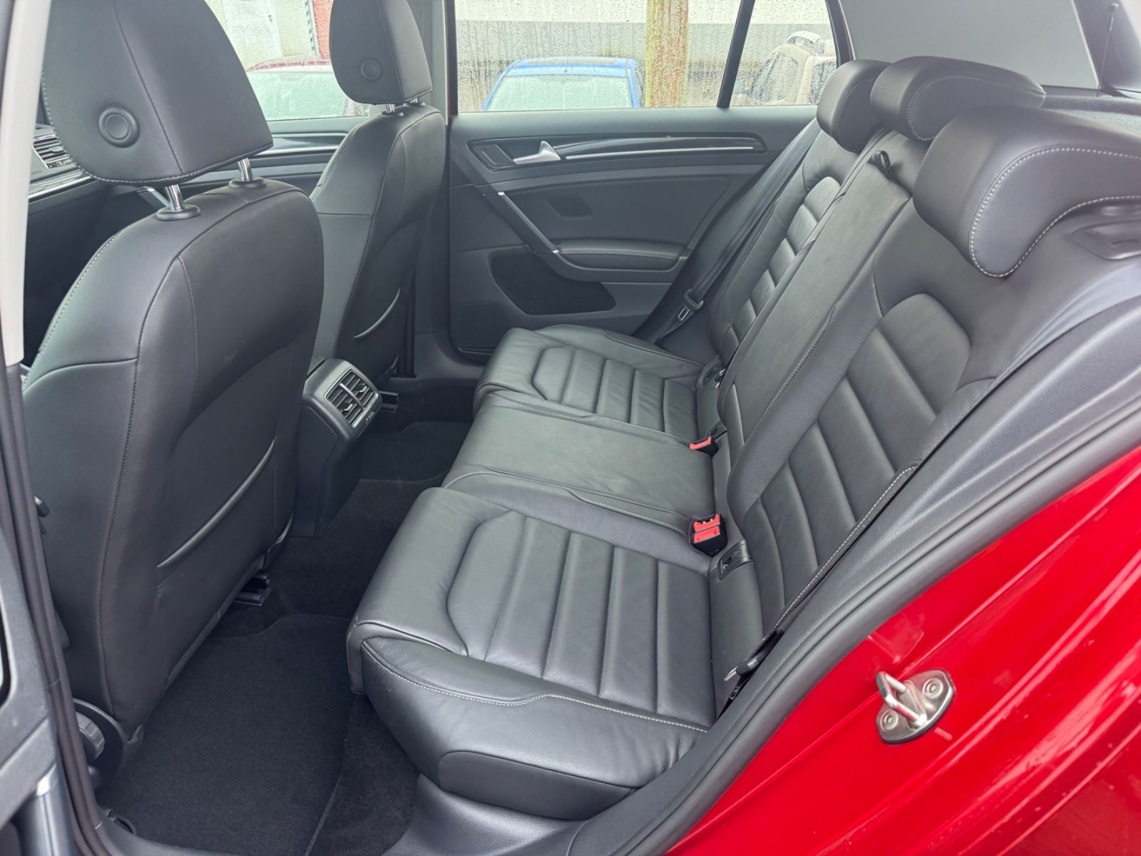 Fahrzeugabbildung Volkswagen Golf VII Lim. Highline BMT Leder+Bluetooth+Xenon