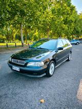 Volvo V40 2.0 16V cat - Volvo V40 mit Benzin-Antrieb: Kombi, 2.0