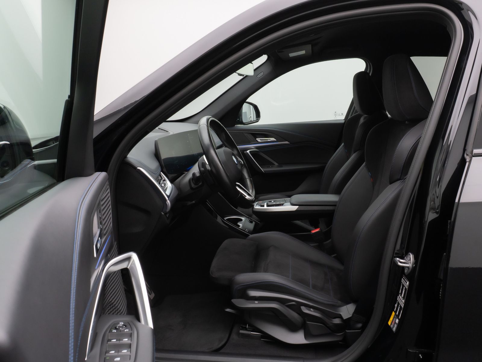 Fahrzeugabbildung BMW iX1 xD30 M Sport Kamera DAB Komfort Fernlichtass