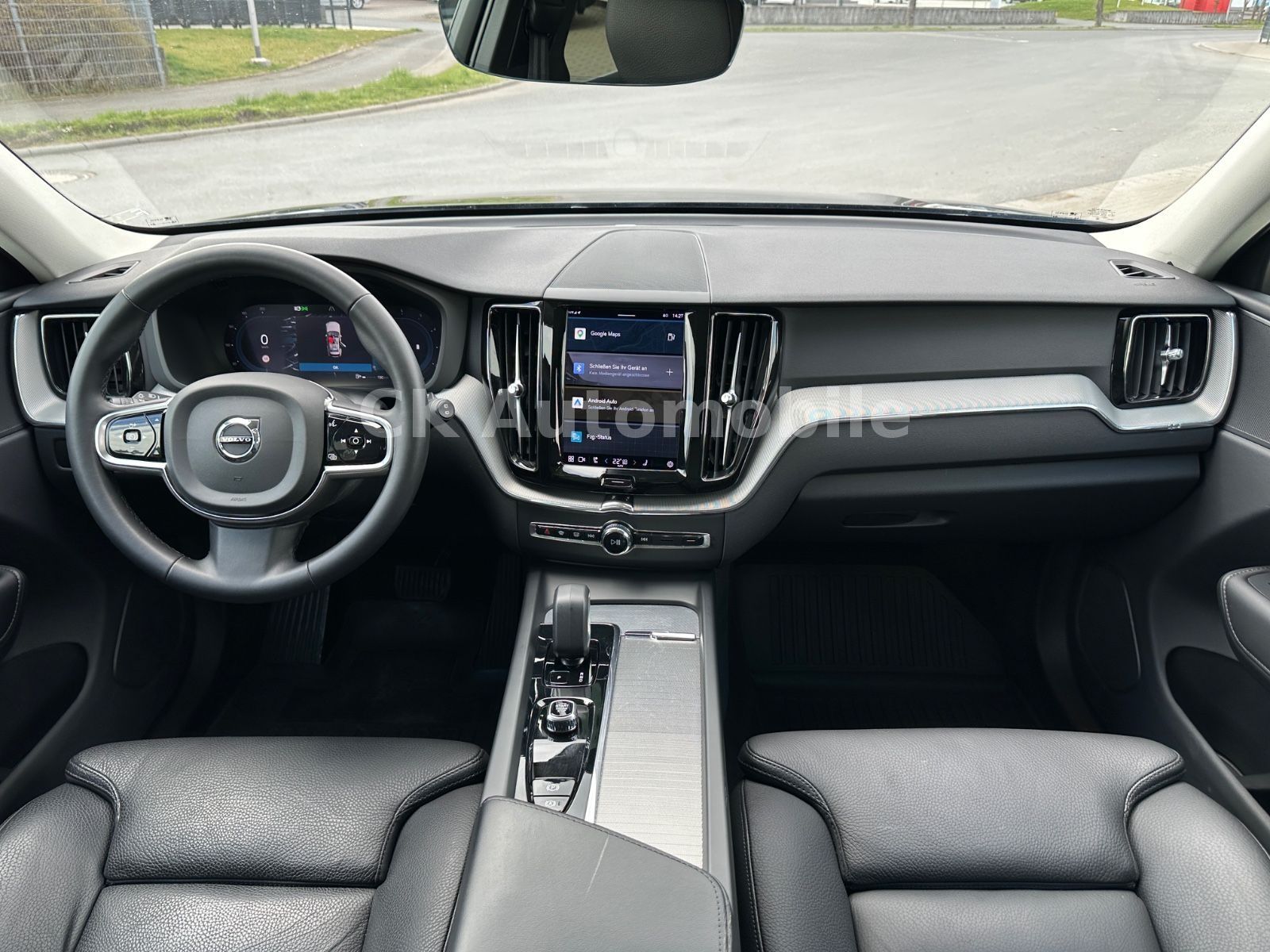 Fahrzeugabbildung Volvo XC60 B4 Plus Bright 2WD/Navi/Leder/Kam/LED/AHK