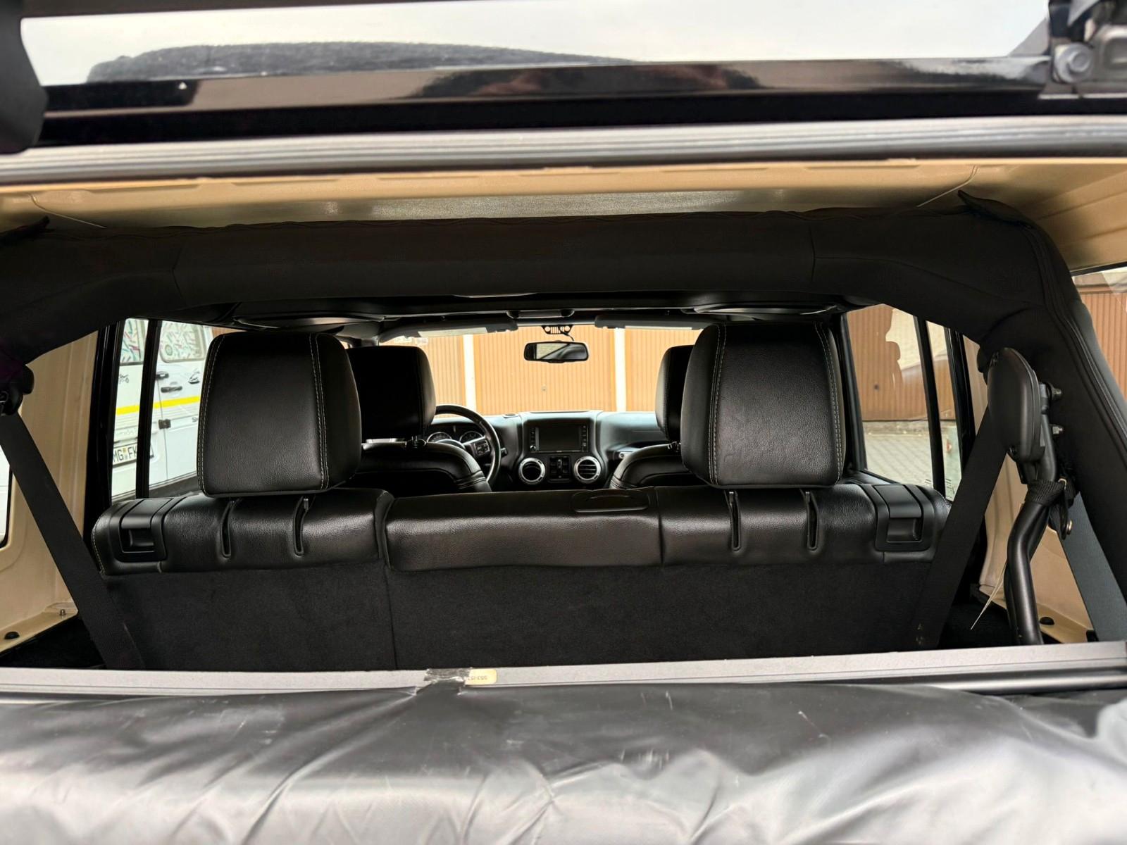 Jeep Wrangler Unlimited Rubicon 3.6 V6 284ch 4x4 - 2 ème main - Carnet entretien - Alpine - Attelage - Non fumeur