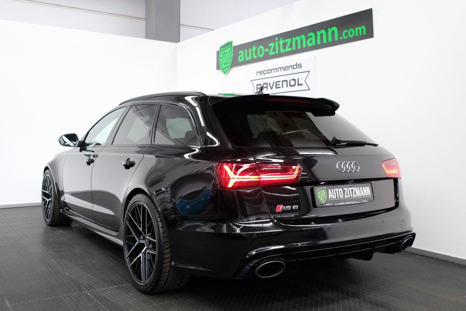 Fahrzeugabbildung Audi RS6 Avant 4.0 TFSI quattro*CARBON*BOSE*21 ZOLL*