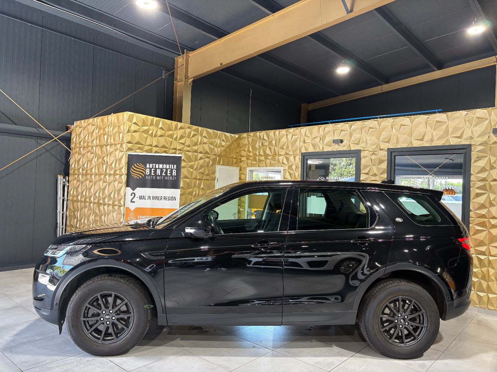 Fahrzeugabbildung Land Rover Discovery Sport AWD/360°/APPLE/SHZ/TEMPOMAT/LED/