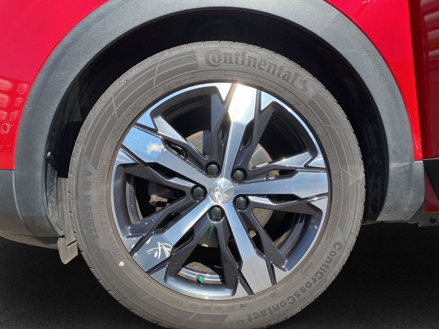 Fahrzeugabbildung Peugeot 3008 Allure 1.2 PureTech 130 AHK-abnehmbar El. P