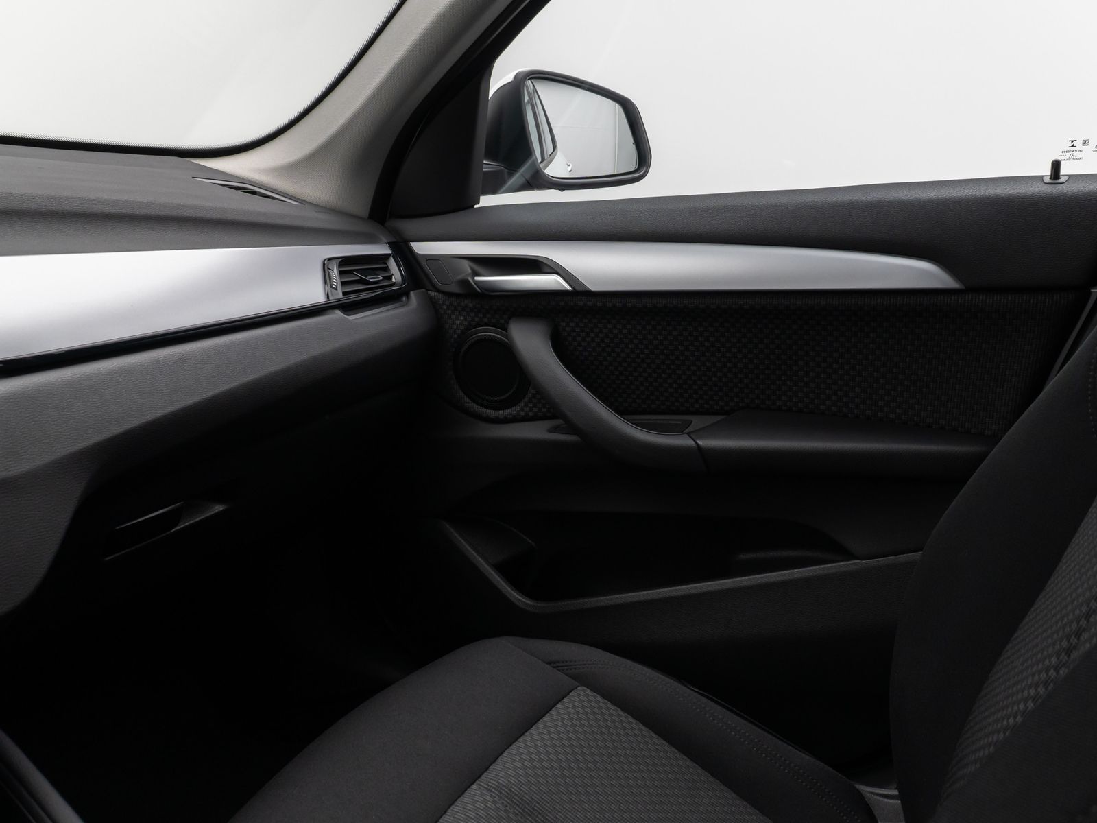 Fahrzeugabbildung BMW X1 xD25e Parkassist DAB AHK Geschwindigkeitsreg