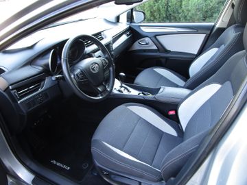 Toyota Avensis - 10