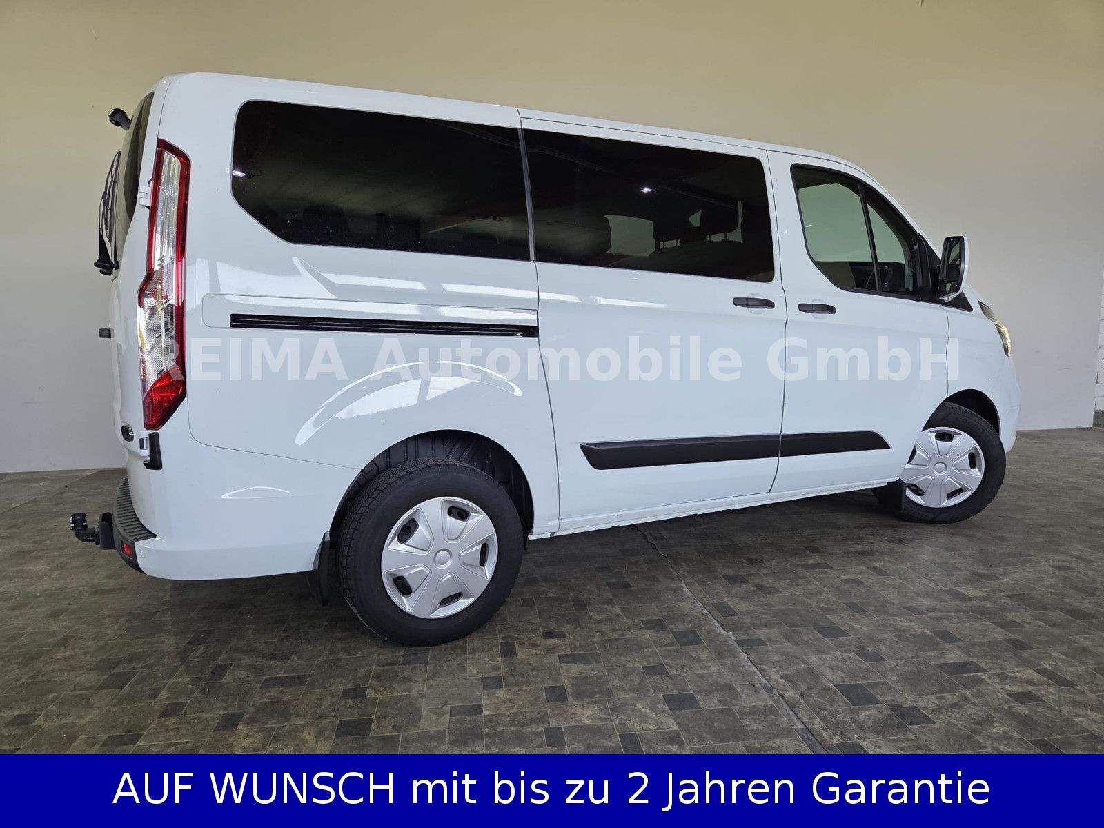Fahrzeugabbildung Ford Transit Custom 2,0 TDi Kombi 9 Sitzer, Kamera