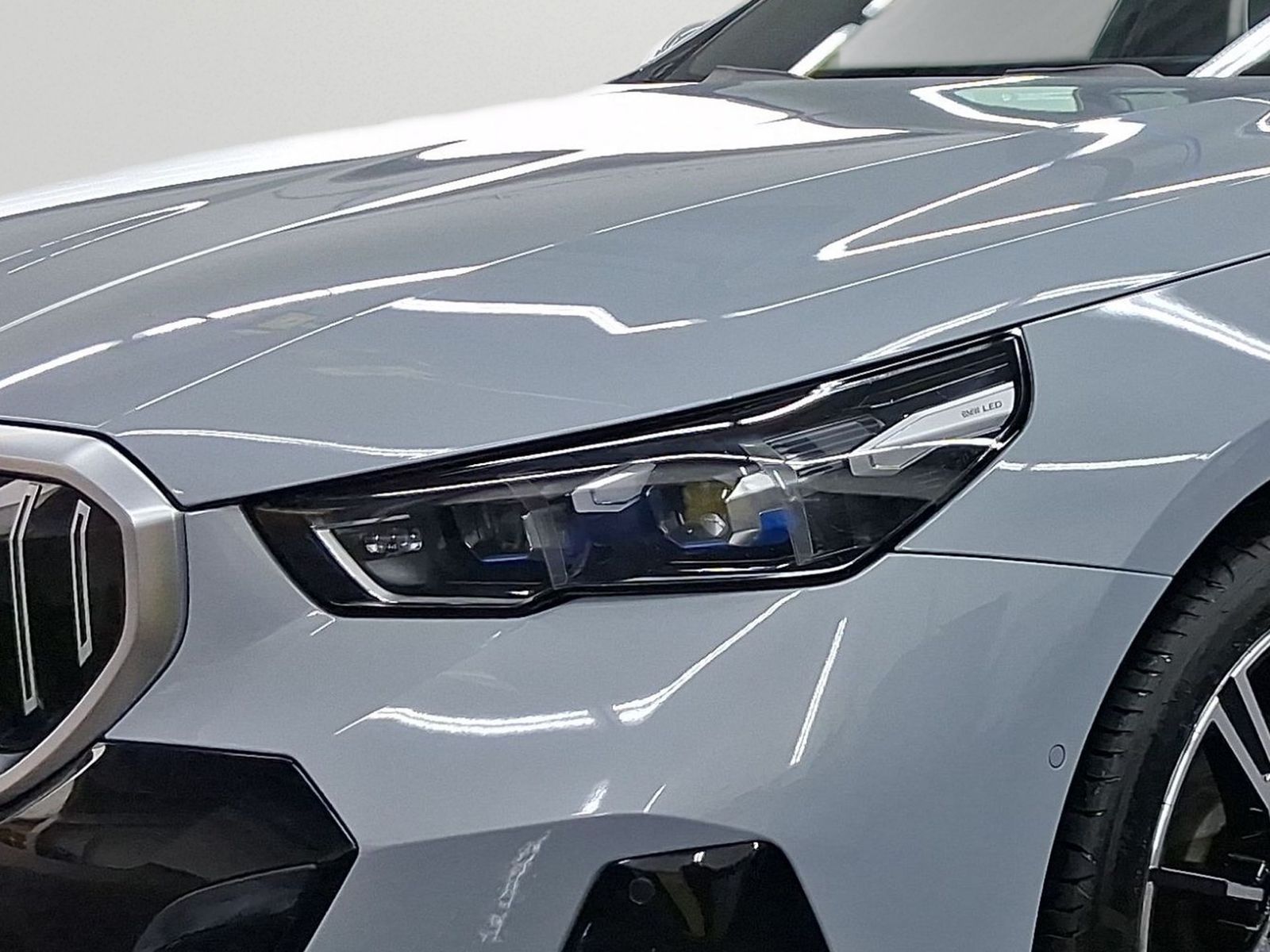 BMW 520i M-Sport Sitzbelüftung Autobahnassist AHK Dr foto 5
