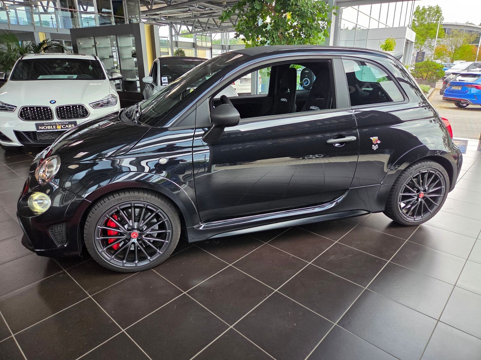 Fahrzeugabbildung Abarth 595C Competizione NAVI CarPlay