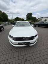 Volkswagen Passat 2.0 TDI DSG Trendline Trendline - VW Passat Gebrauchtwagen in Bielefeld