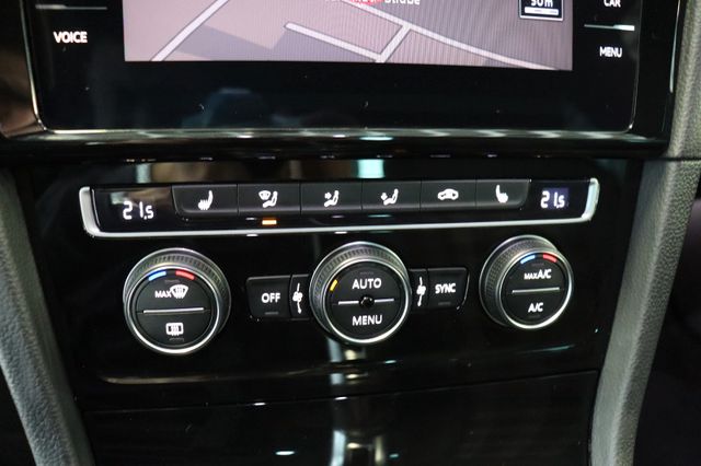 Fahrzeugabbildung Volkswagen Golf VII Lim. GTI BMT/Start-Stopp|LED|ACC|NAVI|