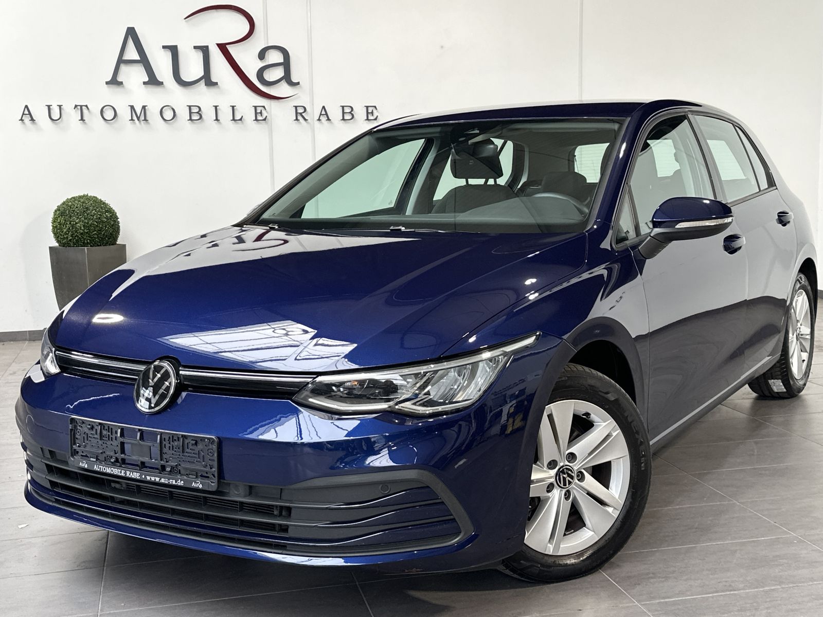 Fahrzeugabbildung Volkswagen Golf 2.0 TDI DSG Life NAV+LED+ACC+SHZ+VCOCKPIT