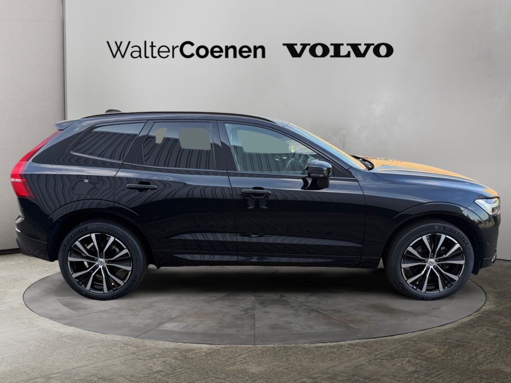 VOLVO XC60 B5 B AWD Ultra Dark Harman/Kardon 360° VOLVO XC60 B5 B AWD Ultra Dark Harman/Kardon 360°