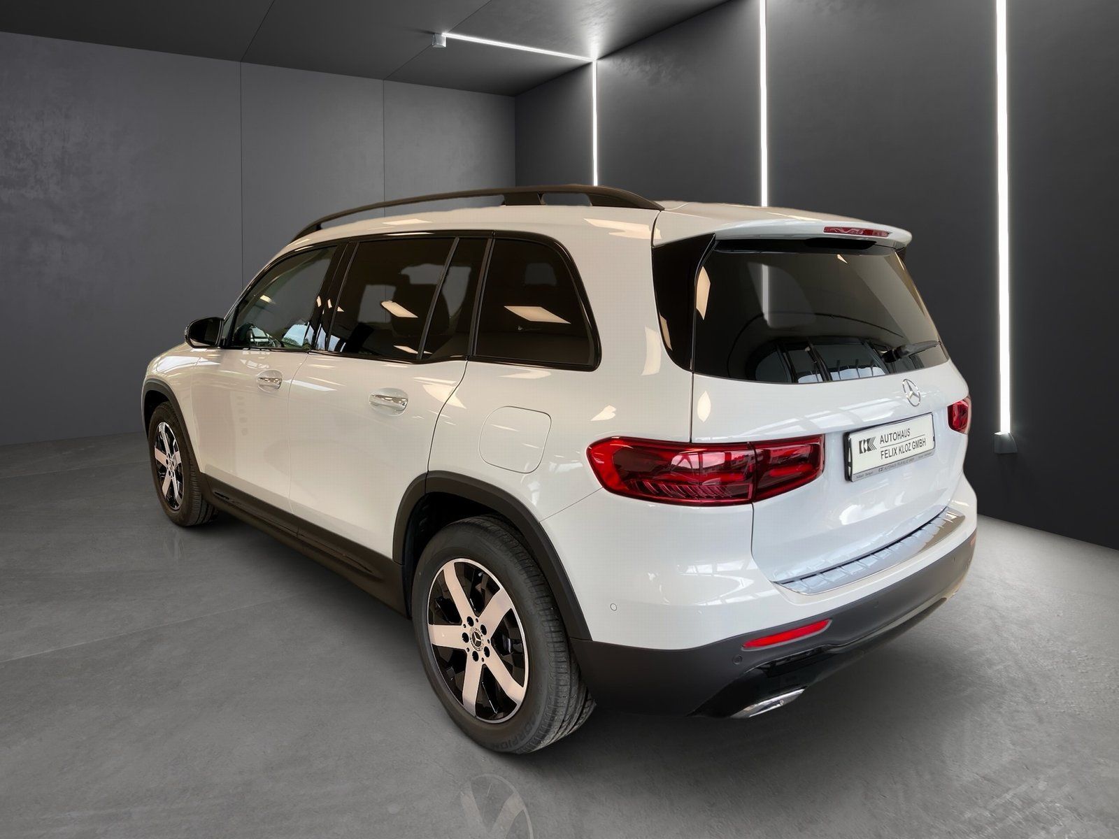 Fahrzeugabbildung Mercedes-Benz GLB 250 4M*7-Sitz*AHK*Distr*Totwi*360*Mbeam*Memo