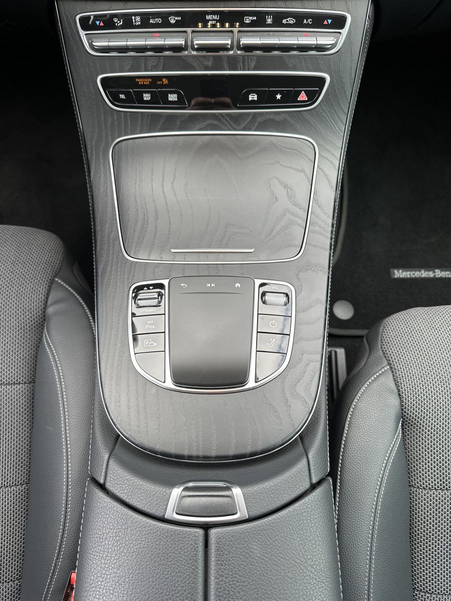 Fahrzeugabbildung Mercedes-Benz E 300de T 4M Avantgarde NAV+LED+AHK+WIDE+360°+PP