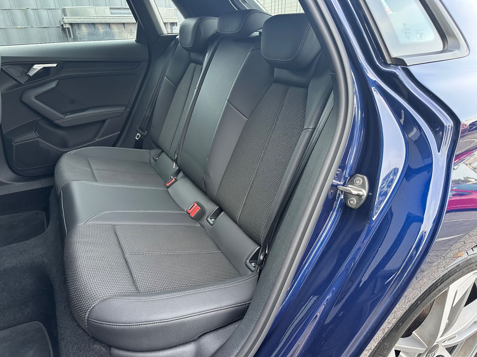 Fahrzeugabbildung Audi A3 SpB 40 TDI Quattro S-Line NAV+LED+STHZG+19ZO