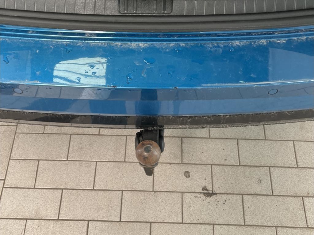 Touran 2.0TDI DSG R-Line Kamera/AHK/Pano/Standhz