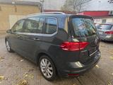 Volkswagen Touran Highline Navi RFK AHK LED 1.Hand - Volkswagen Touran: Highline